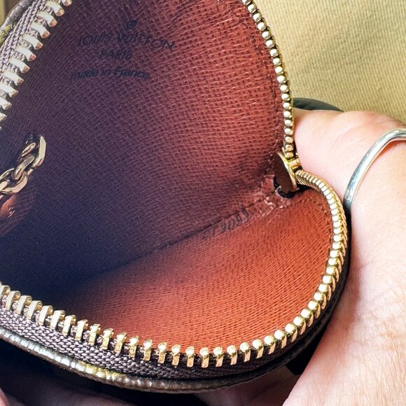 NWT Louis Vuitton Murakami Monogram LV Hands Coin Purse/Wallet Key Chain #M95563 - Picture 9 of 10